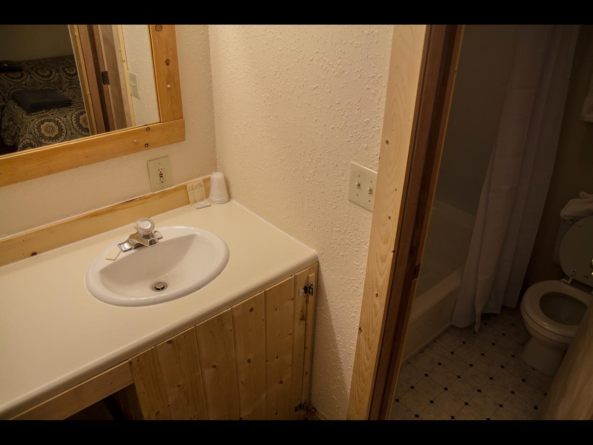 أشفورد Whittaker'S Motel & Historic Bunkhouse الغرفة الصورة