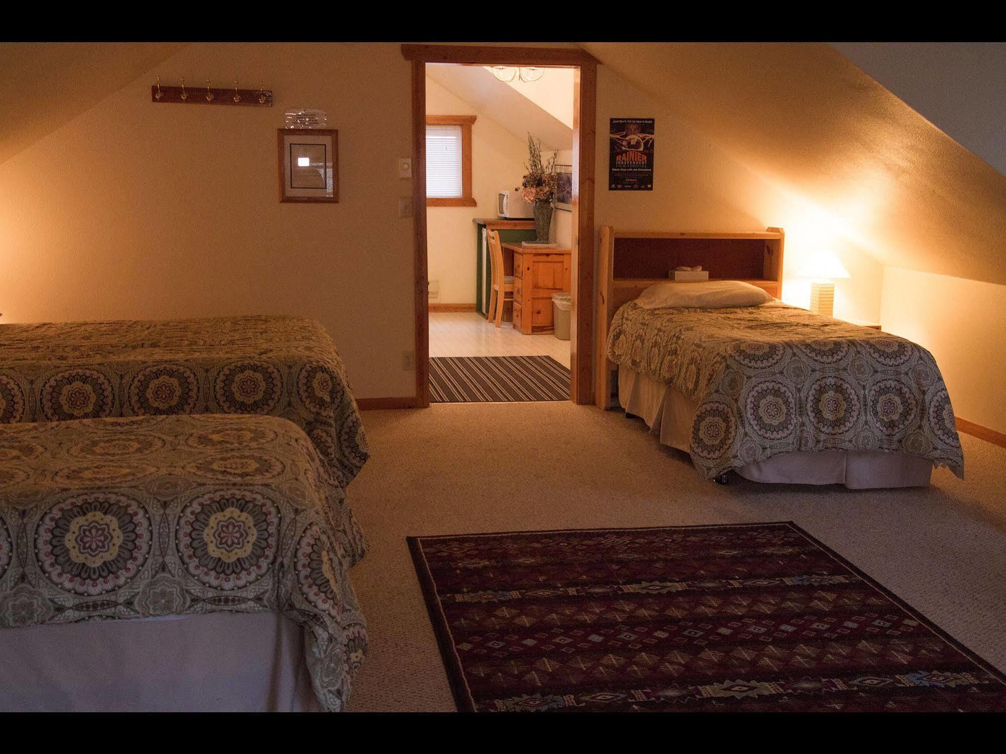 أشفورد Whittaker'S Motel & Historic Bunkhouse المظهر الخارجي الصورة