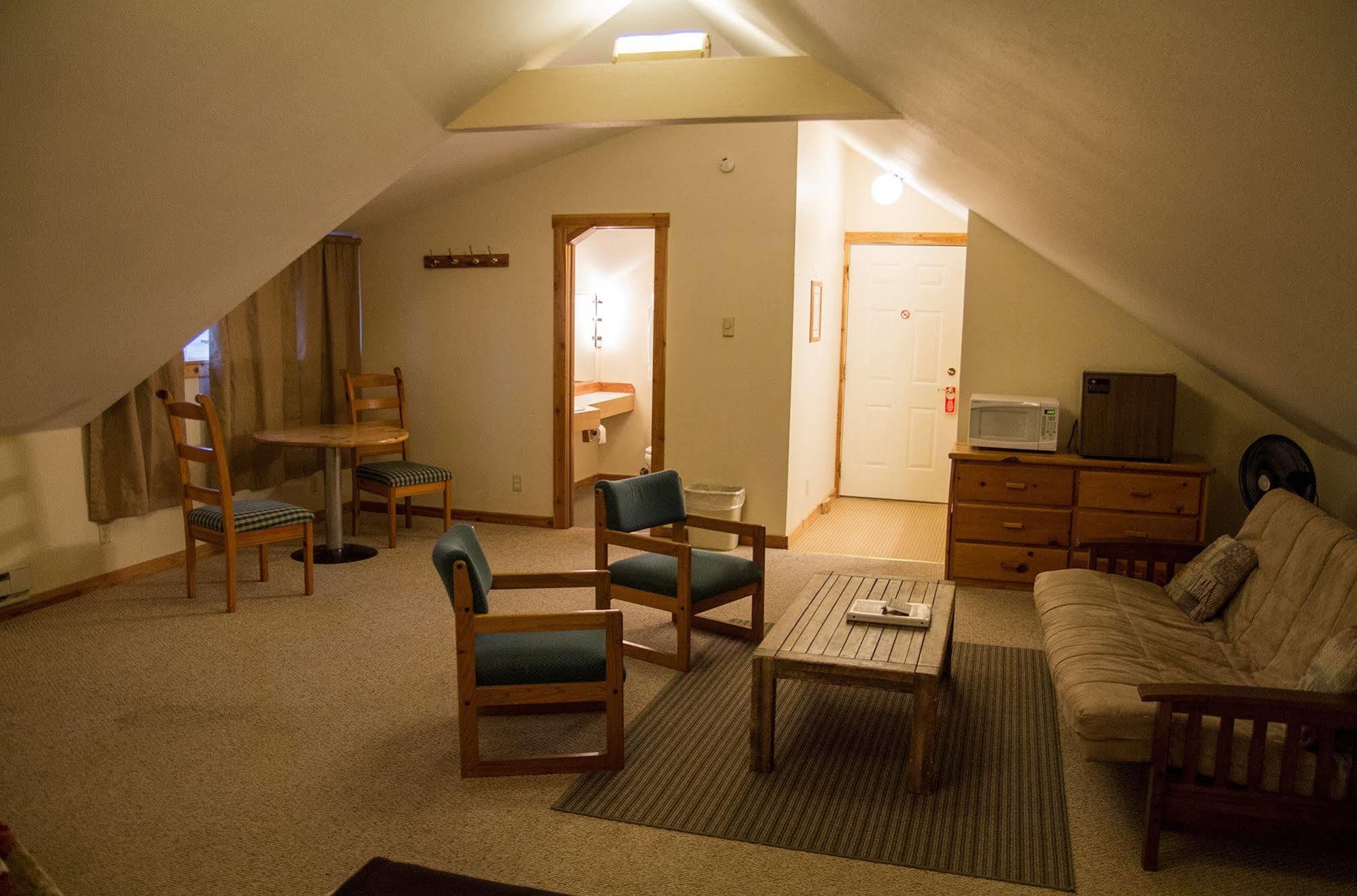 أشفورد Whittaker'S Motel & Historic Bunkhouse المظهر الخارجي الصورة
