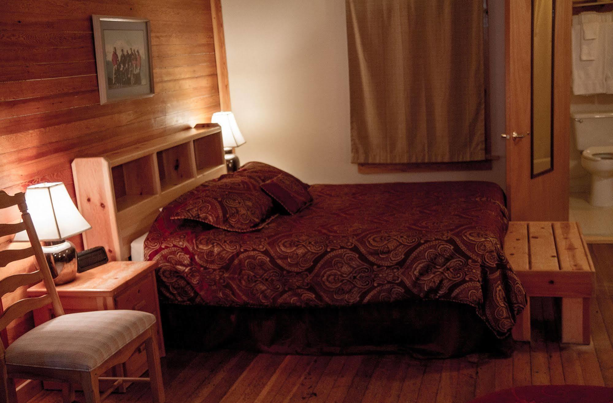 أشفورد Whittaker'S Motel & Historic Bunkhouse المظهر الخارجي الصورة