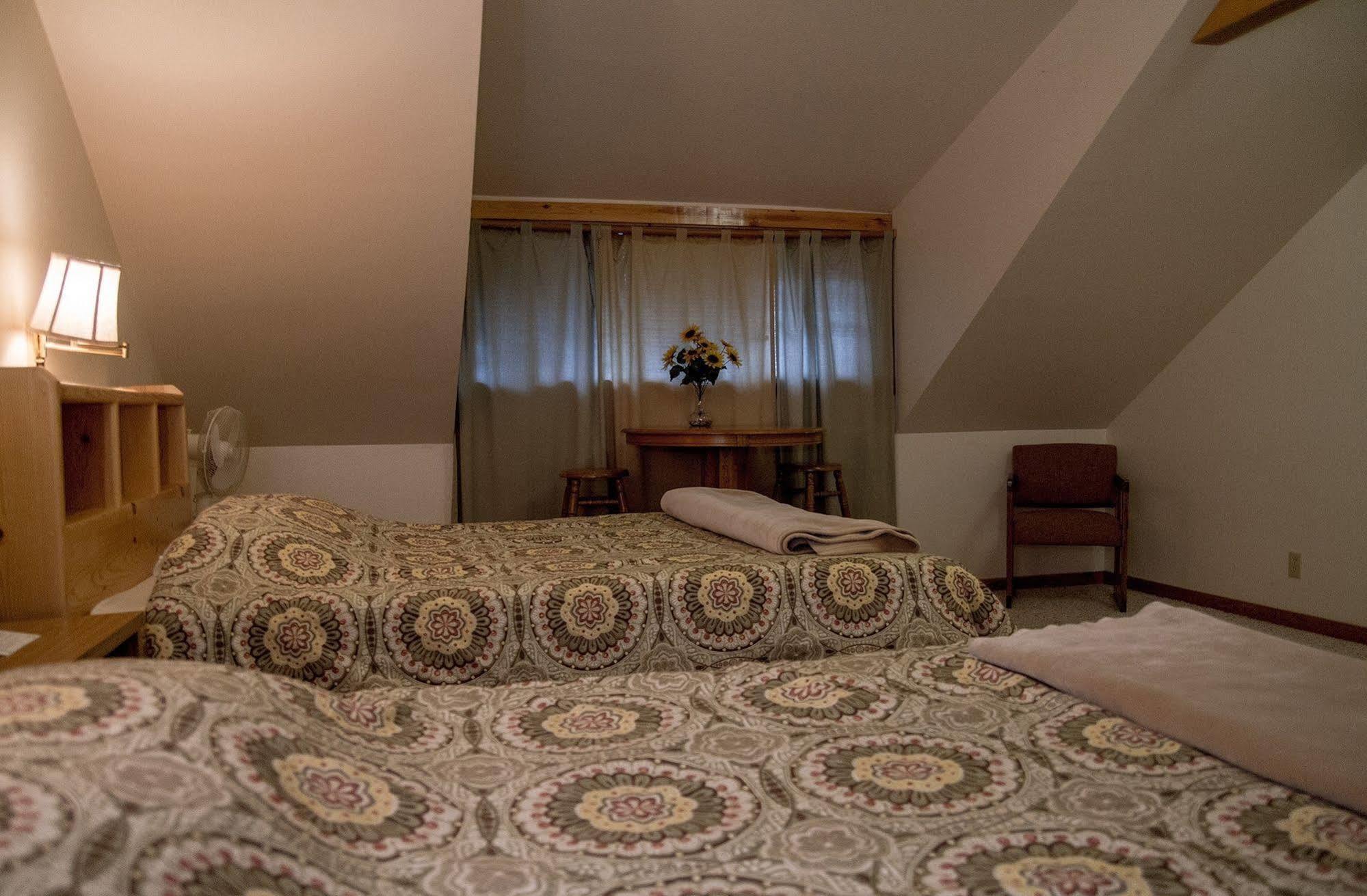أشفورد Whittaker'S Motel & Historic Bunkhouse المظهر الخارجي الصورة