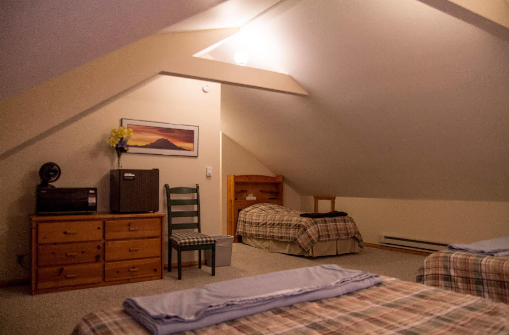 أشفورد Whittaker'S Motel & Historic Bunkhouse المظهر الخارجي الصورة